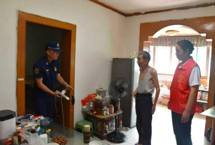 资阳 1.95 万独居老人装上感烟报警器 健康敲门服务覆盖全域